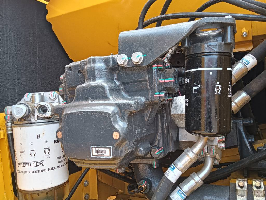 Komatsu PC 210-8 - Ekskavator perayap: gambar 4 Komatsu PC 210-8 - Ekskavator perayap: gambar 4