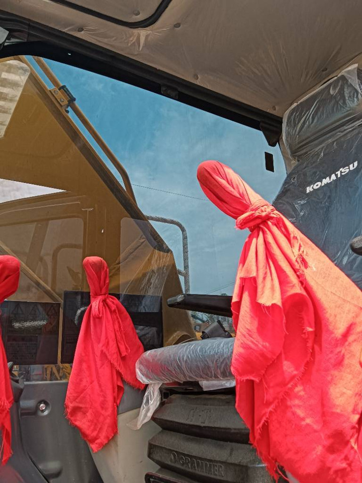 Komatsu PC 210-8 - Ekskavator perayap: gambar 5 Komatsu PC 210-8 - Ekskavator perayap: gambar 5