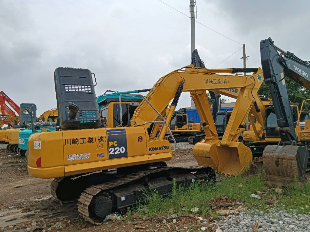 Komatsu PC 220-8 - Ekskavator perayap: gambar 2 Komatsu PC 220-8 - Ekskavator perayap: gambar 2