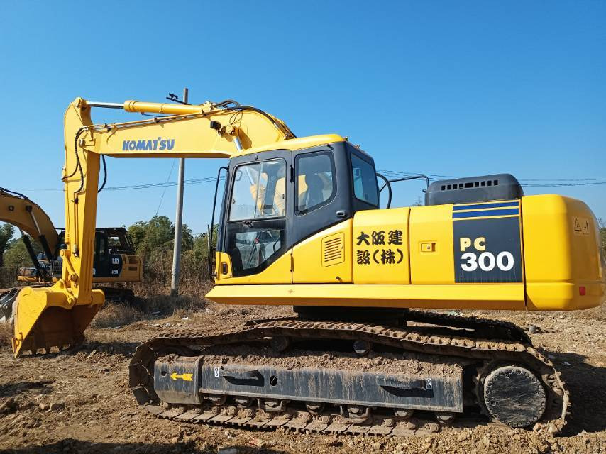 Komatsu PC 300 - Ekskavator perayap: gambar 1 Komatsu PC 300 - Ekskavator perayap: gambar 1