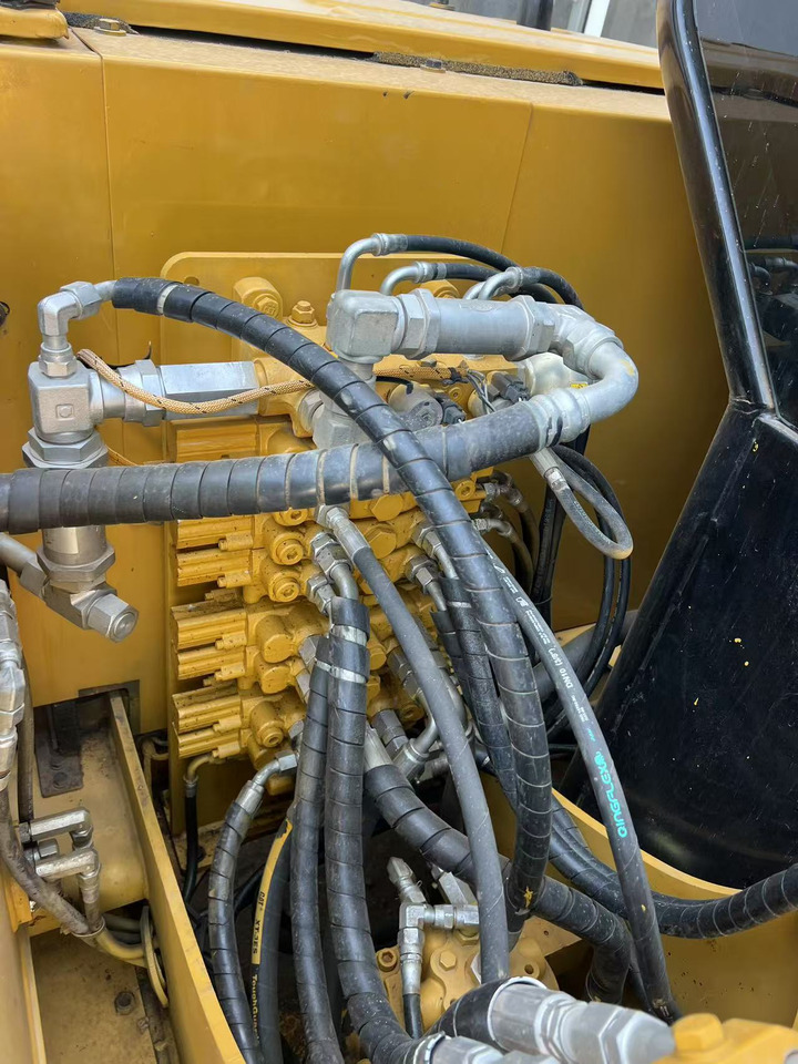 Mini excavator CAT 307 - Ekskavator perayap: gambar 5 Mini excavator CAT 307 - Ekskavator perayap: gambar 5