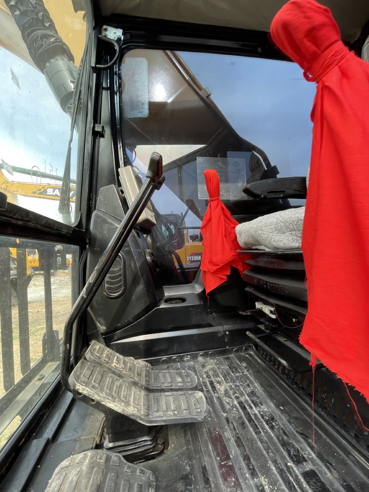 Ekskavator perayap SANY SY215C: gambar 9