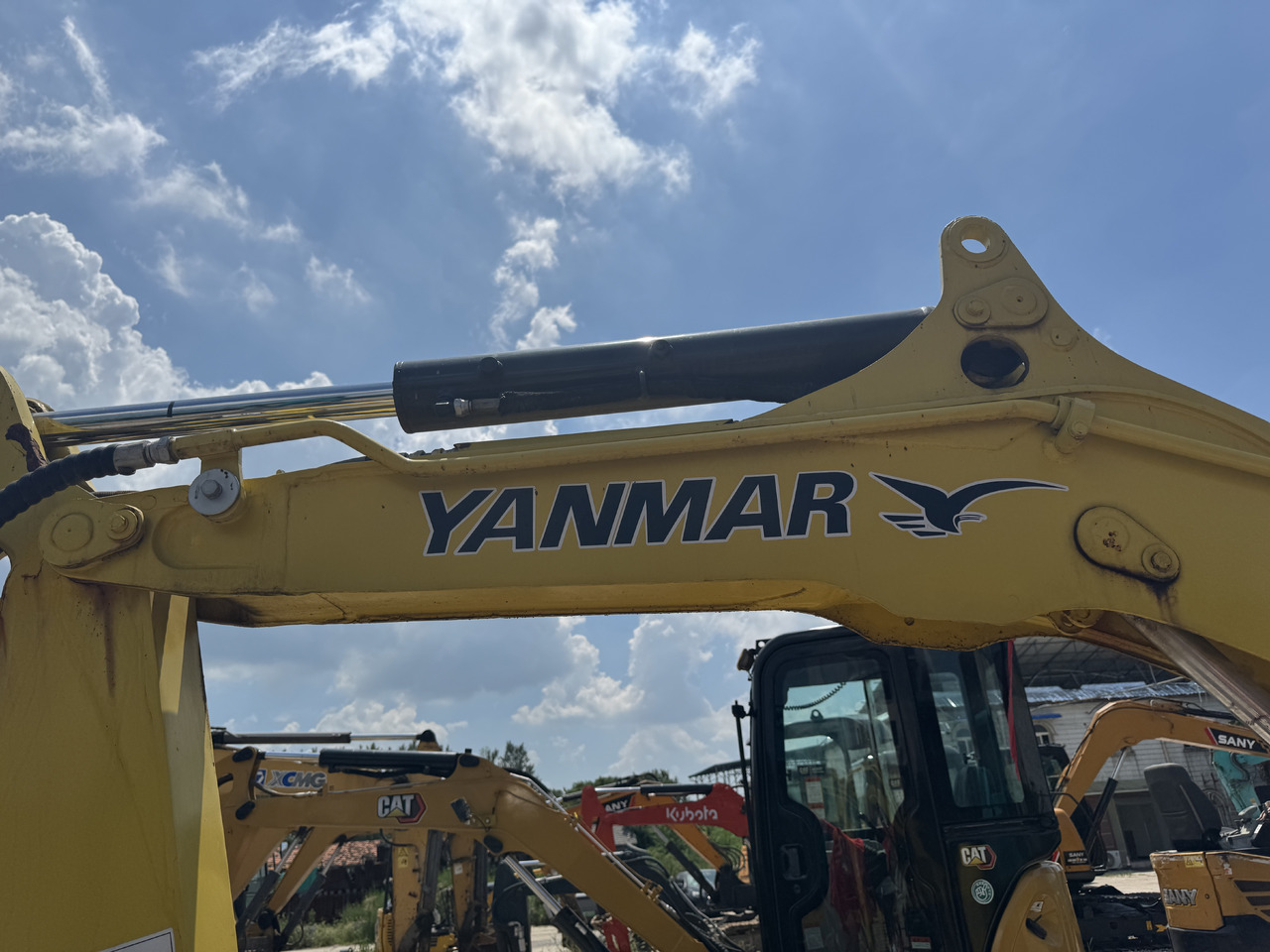 YANMAR VIO35-6 - Ekskavator mini: gambar 3 YANMAR VIO35-6 - Ekskavator mini: gambar 3