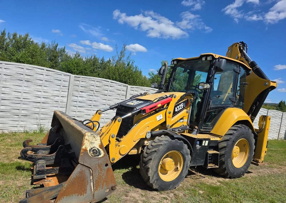 Caterpillar - Backhoe loader: gambar 1 Caterpillar - Backhoe loader: gambar 1
