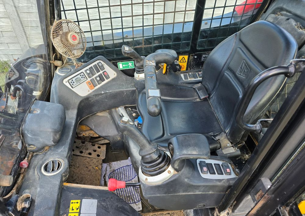 JCB - Skid steer: gambar 3 JCB - Skid steer: gambar 3