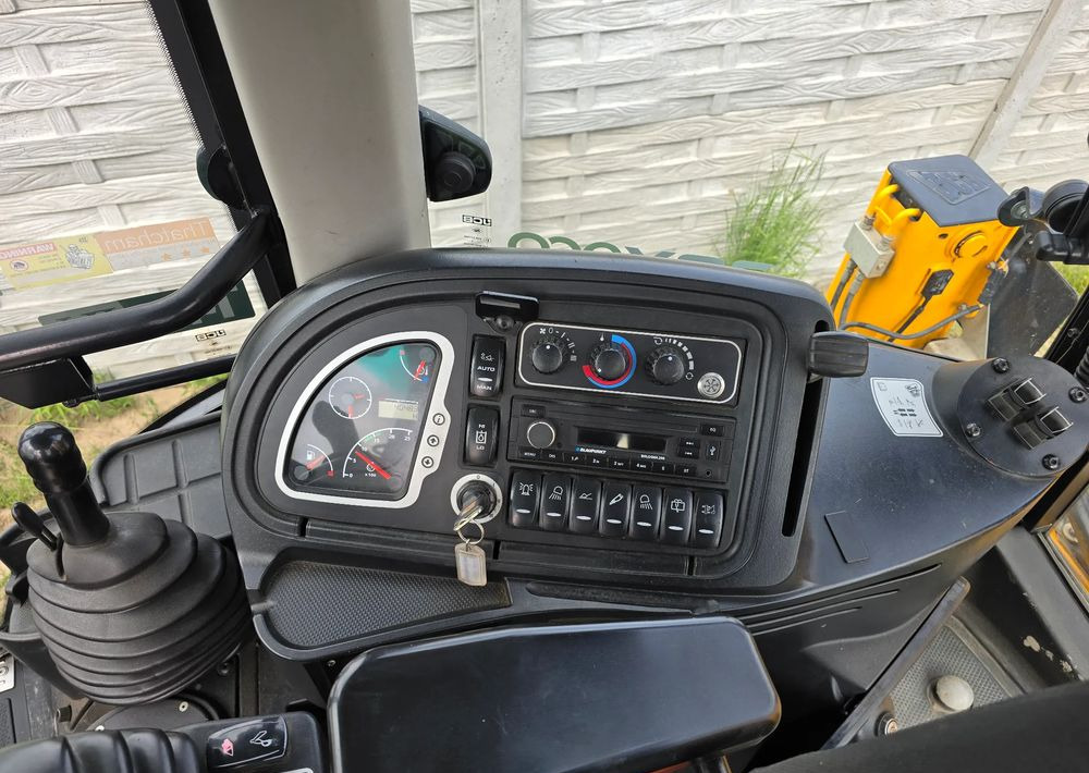 JCB - Backhoe loader: gambar 4 JCB - Backhoe loader: gambar 4