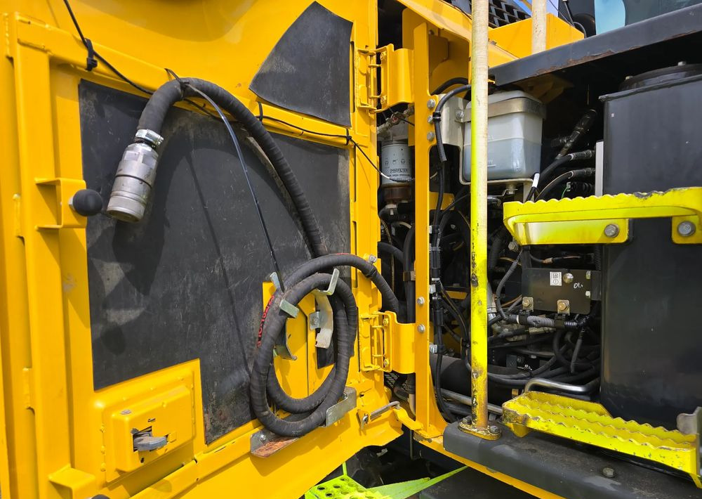 Komatsu - Ekskavator roda: gambar 5 Komatsu - Ekskavator roda: gambar 5