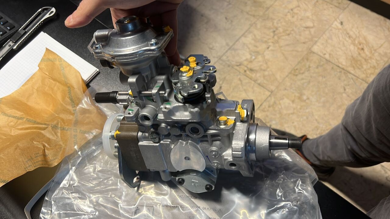 Bosch 2023 12.163 MAN 0460424150 Bosch Man - Pompa bahan bakar untuk Truk: gambar 1 Bosch 2023 12.163 MAN 0460424150 Bosch Man - Pompa bahan bakar untuk Truk: gambar 1
