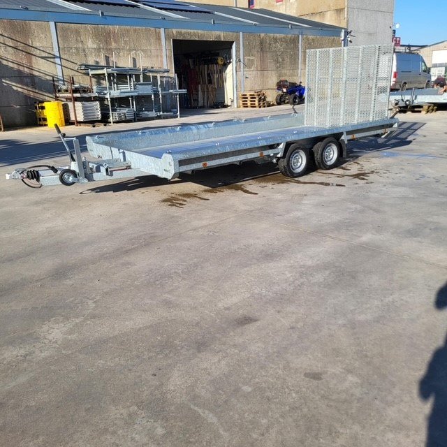 HULCO TERRAX-2 - Trailer low bed: gambar 1 HULCO TERRAX-2 - Trailer low bed: gambar 1