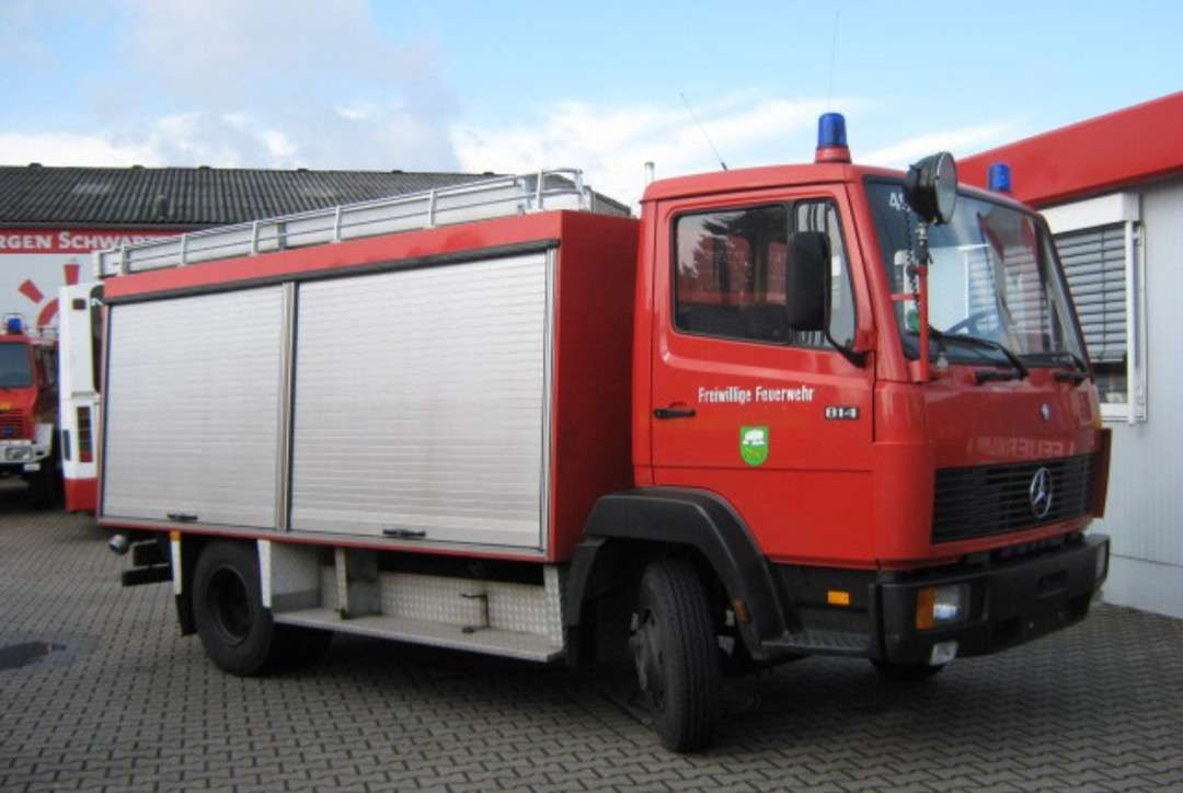 1989 Mercedes-Benz 814 / Redningsbil - Truk pemadam kebakaran: gambar 1 1989 Mercedes-Benz 814 / Redningsbil - Truk pemadam kebakaran: gambar 1