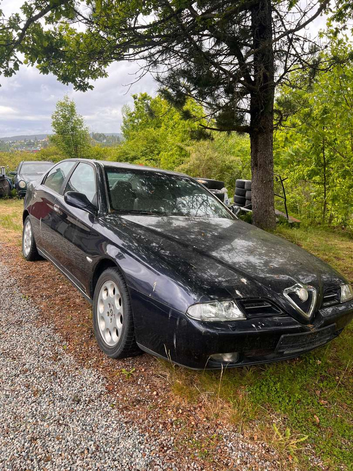 1999 Alfa Romeo 166 - Mobil sedan: gambar 1 1999 Alfa Romeo 166 - Mobil sedan: gambar 1
