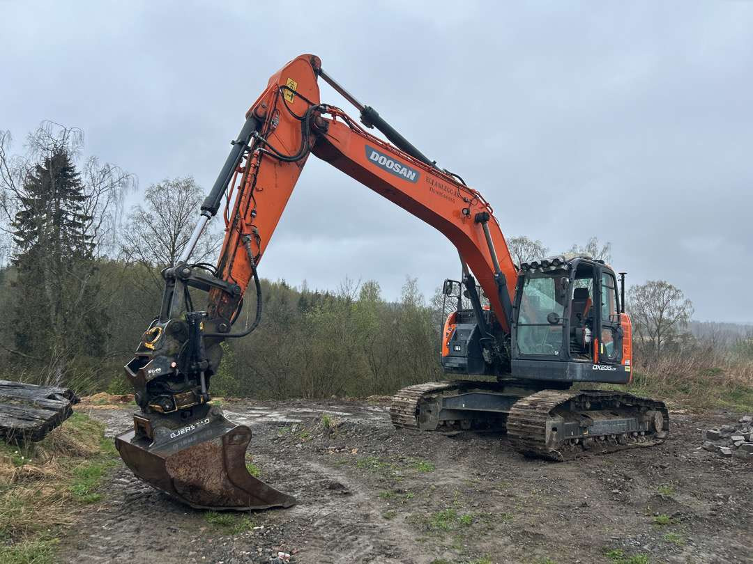 2018 Beltegraver 24 tonn Doosan DX 235LCR S 70-feste - Ekskavator: gambar 1 2018 Beltegraver 24 tonn Doosan DX 235LCR S 70-feste - Ekskavator: gambar 1
