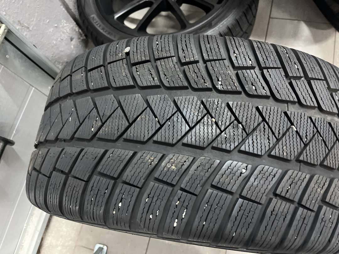 Eksklusive dekk og felger til Mercedes G-Class (G-Wagon) - Peralatan dan perlengkapan: gambar 4 Eksklusive dekk og felger til Mercedes G-Class (G-Wagon) - Peralatan dan perlengkapan: gambar 4