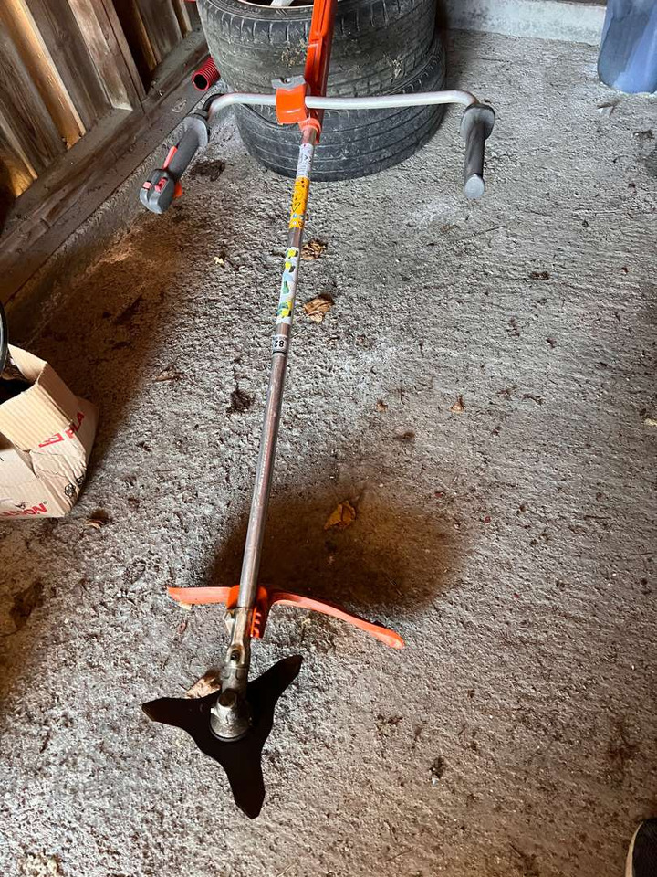 Husqvarna kantklipper repobjekt - Mesin pemotong rumput: gambar 4 Husqvarna kantklipper repobjekt - Mesin pemotong rumput: gambar 4
