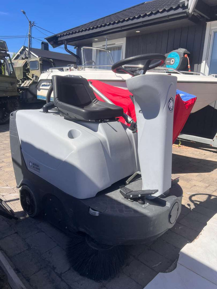 Nilfisk SR 1000 S feie/vaskemaskin RIDEON - Penyapu industri: gambar 1 Nilfisk SR 1000 S feie/vaskemaskin RIDEON - Penyapu industri: gambar 1