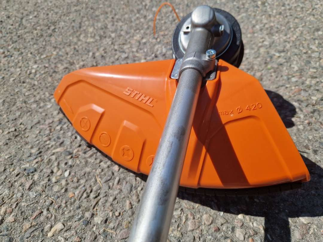 STIHL FSA 130 med AR 3000 ryggsekkbatteri – kraftig og stillegående profftrimmer - Trailer sepeda motor: gambar 2 STIHL FSA 130 med AR 3000 ryggsekkbatteri – kraftig og stillegående profftrimmer - Trailer sepeda motor: gambar 2