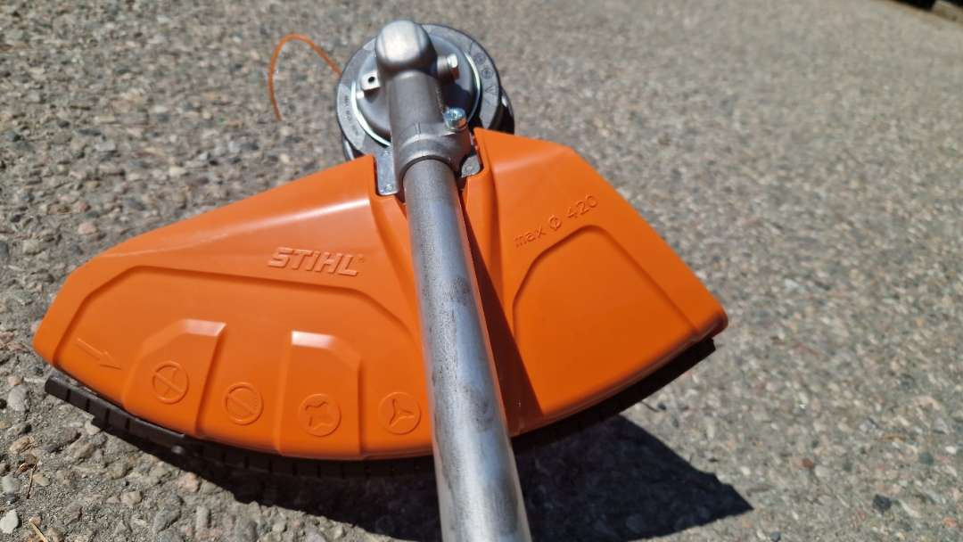 STIHL FSA 130 med AR 3000 ryggsekkbatteri – kraftig og stillegående profftrimmer - Trailer sepeda motor: gambar 5 STIHL FSA 130 med AR 3000 ryggsekkbatteri – kraftig og stillegående profftrimmer - Trailer sepeda motor: gambar 5