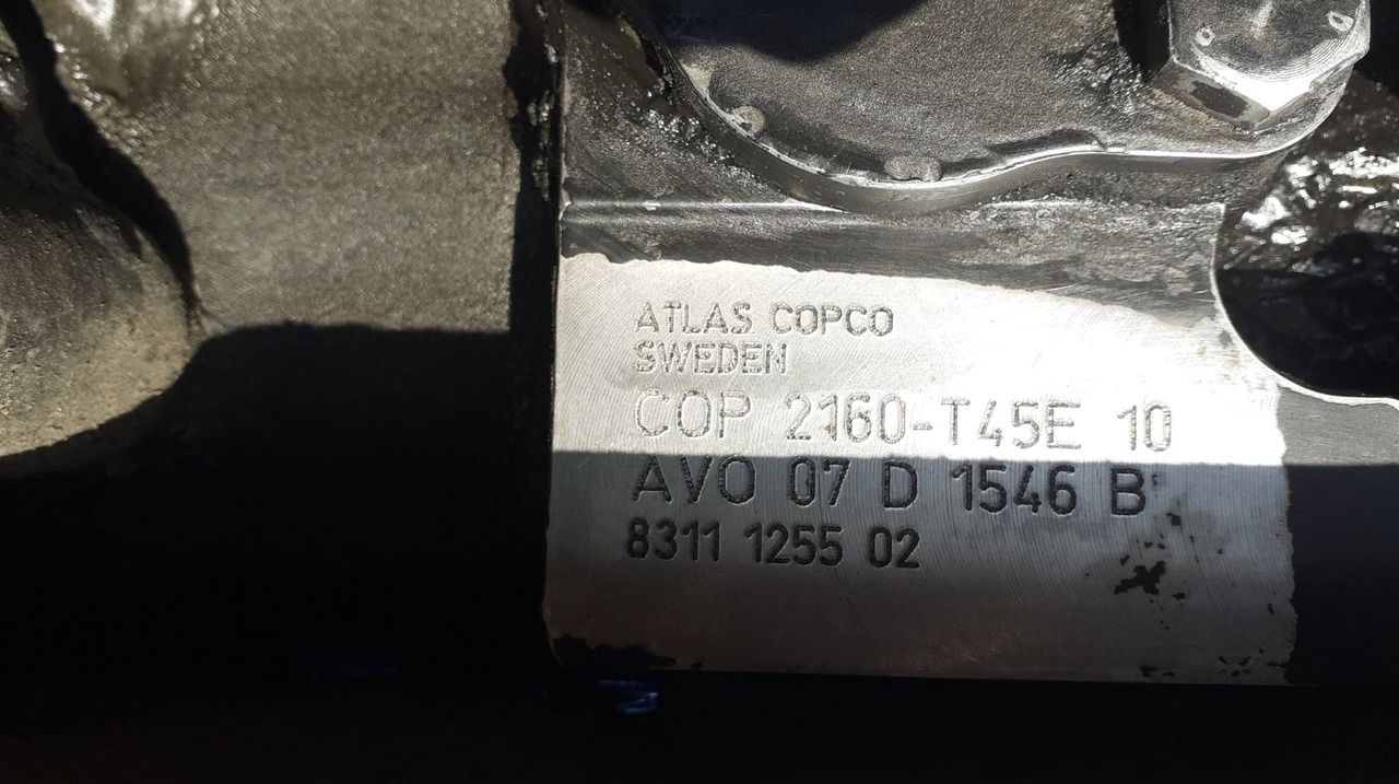 Anjungan pengeboran Atlas Copco D9c -11: gambar 44 Anjungan pengeboran Atlas Copco D9c -11: gambar 44