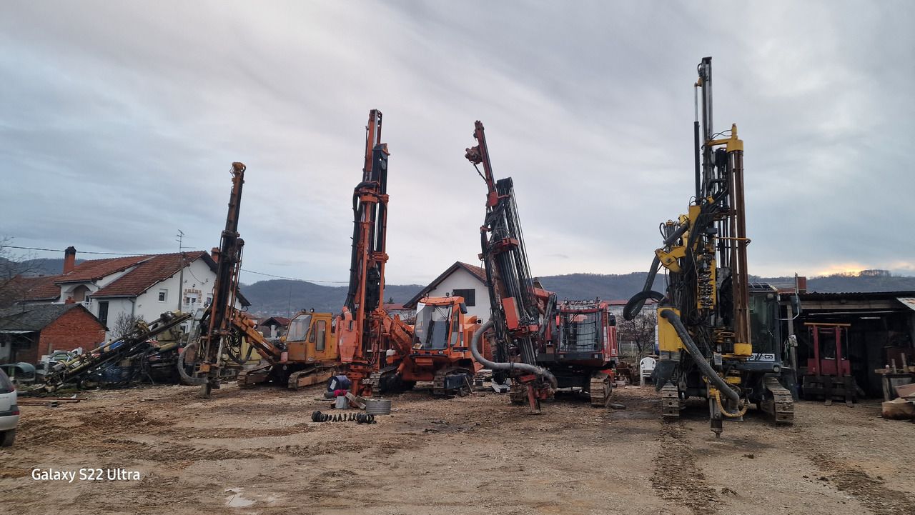 Anjungan pengeboran Atlas Copco D9c -11: gambar 35 Anjungan pengeboran Atlas Copco D9c -11: gambar 35
