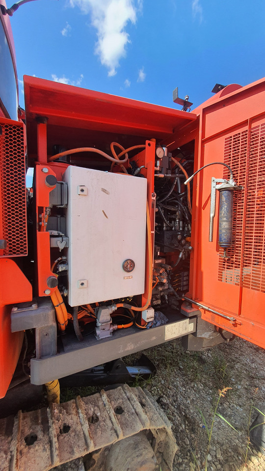 SANDVIK Ranger DX780 - Anjungan pengeboran: gambar 2 SANDVIK Ranger DX780 - Anjungan pengeboran: gambar 2