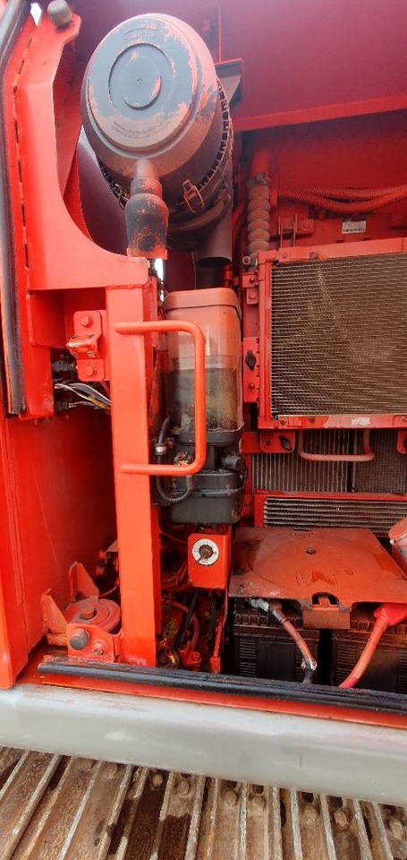 Ekskavator perayap CAT 312 E L: gambar 19