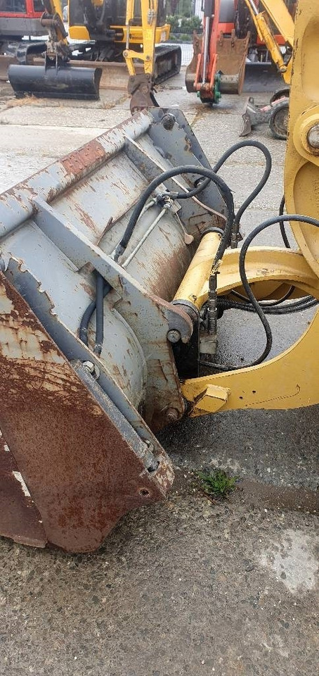 CAT 906M - Wheel loader: gambar 2 CAT 906M - Wheel loader: gambar 2