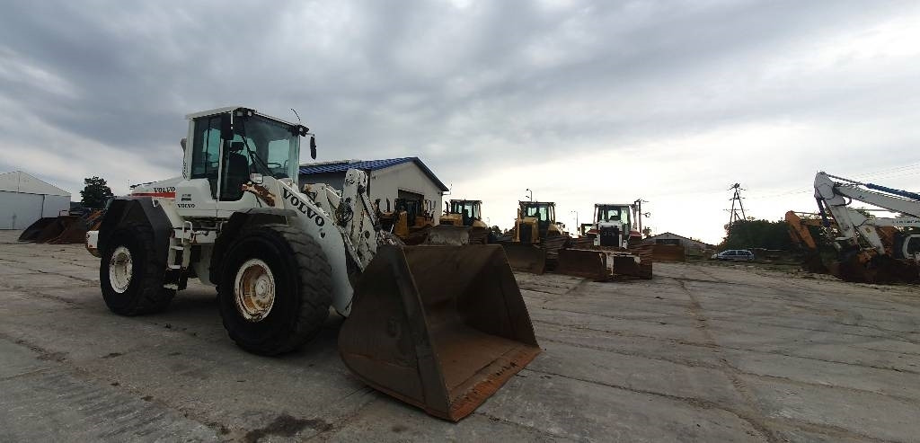 Volvo L 110 F - Wheel loader: gambar 4 Volvo L 110 F - Wheel loader: gambar 4