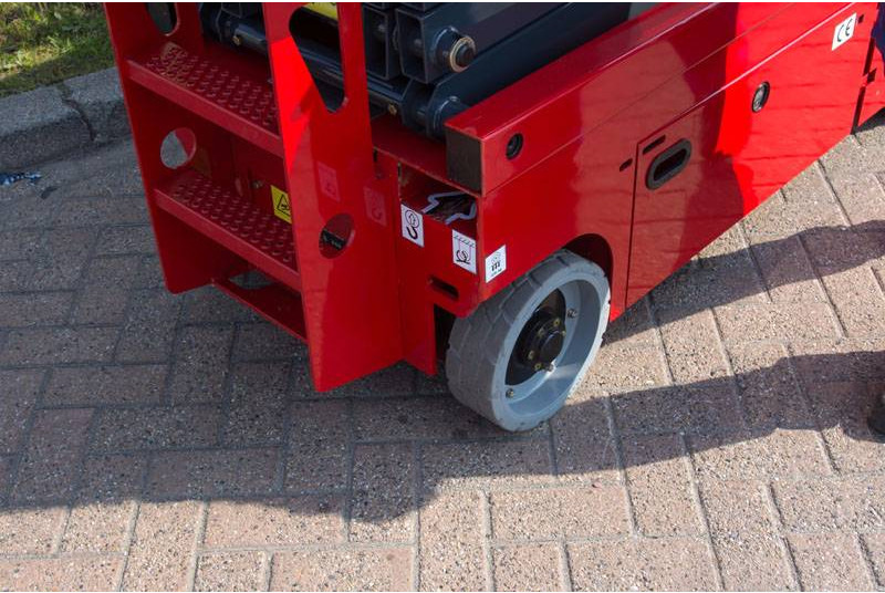 Scissor lifts baru MAGNI ES0807E: gambar 10