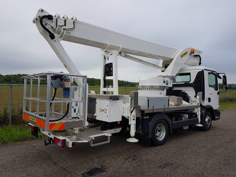 Palfinger P 300 KS | 2022 - Platform udara yang dipasang di truk: gambar 5 Palfinger P 300 KS | 2022 - Platform udara yang dipasang di truk: gambar 5