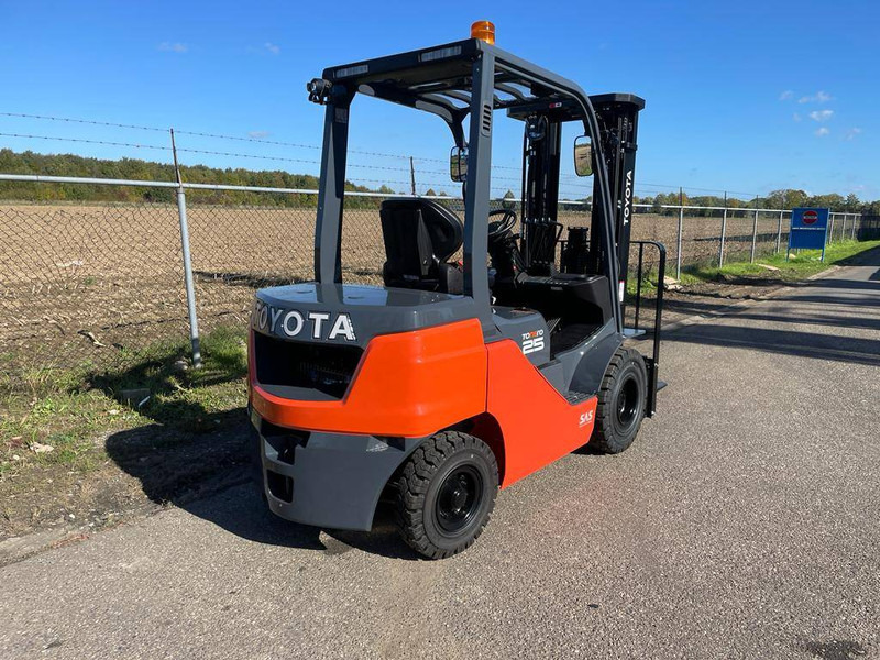 Forklift diesel baru Toyota 8 FD F 25 | 2022: gambar 6