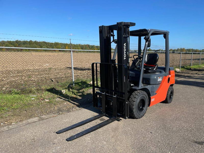 Toyota 8 FD F 25 | 2022 - Forklift diesel: gambar 3 Toyota 8 FD F 25 | 2022 - Forklift diesel: gambar 3