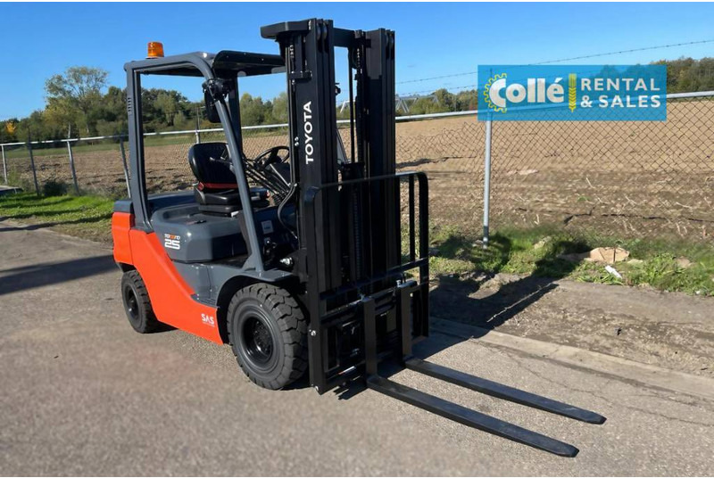Toyota 8 FDF 25 | 2022 - Forklift diesel: gambar 1 Toyota 8 FDF 25 | 2022 - Forklift diesel: gambar 1