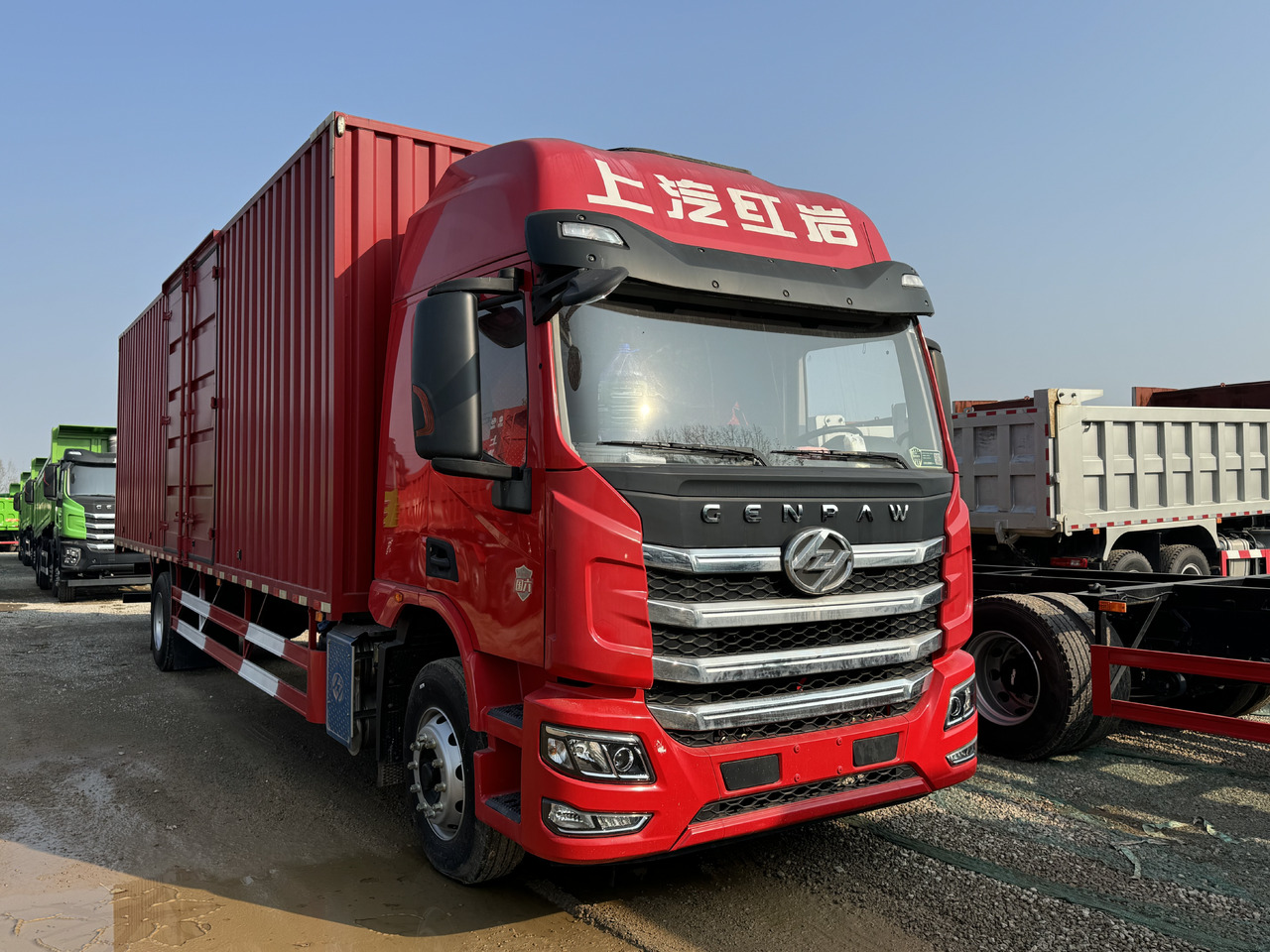 HONGYAN HEAVY TRUCK - Truk box: gambar 1 HONGYAN HEAVY TRUCK - Truk box: gambar 1