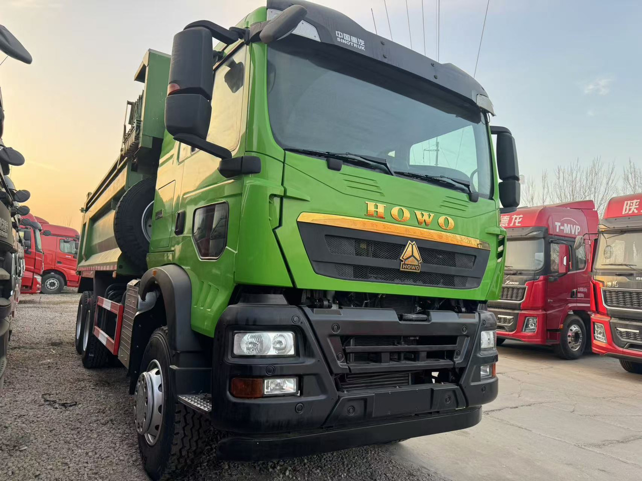 HOWO - Truk jungkit: gambar 2 HOWO - Truk jungkit: gambar 2