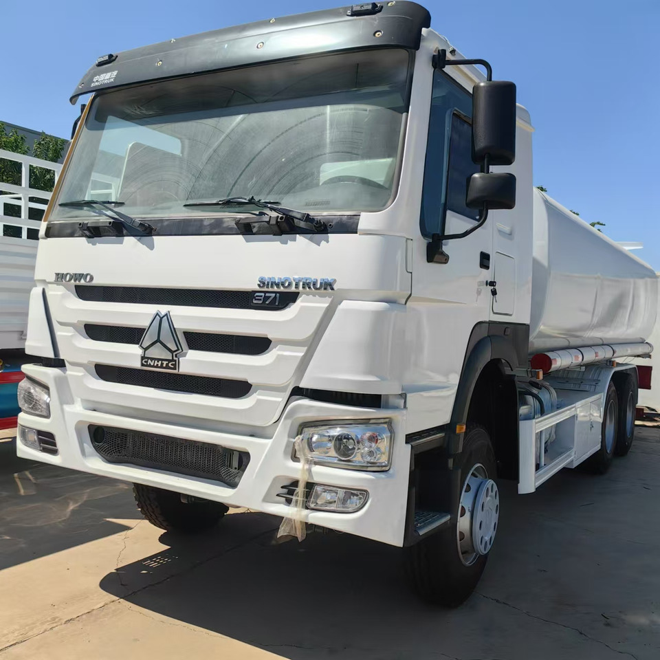 HOWO - Truk tangki: gambar 1 HOWO - Truk tangki: gambar 1