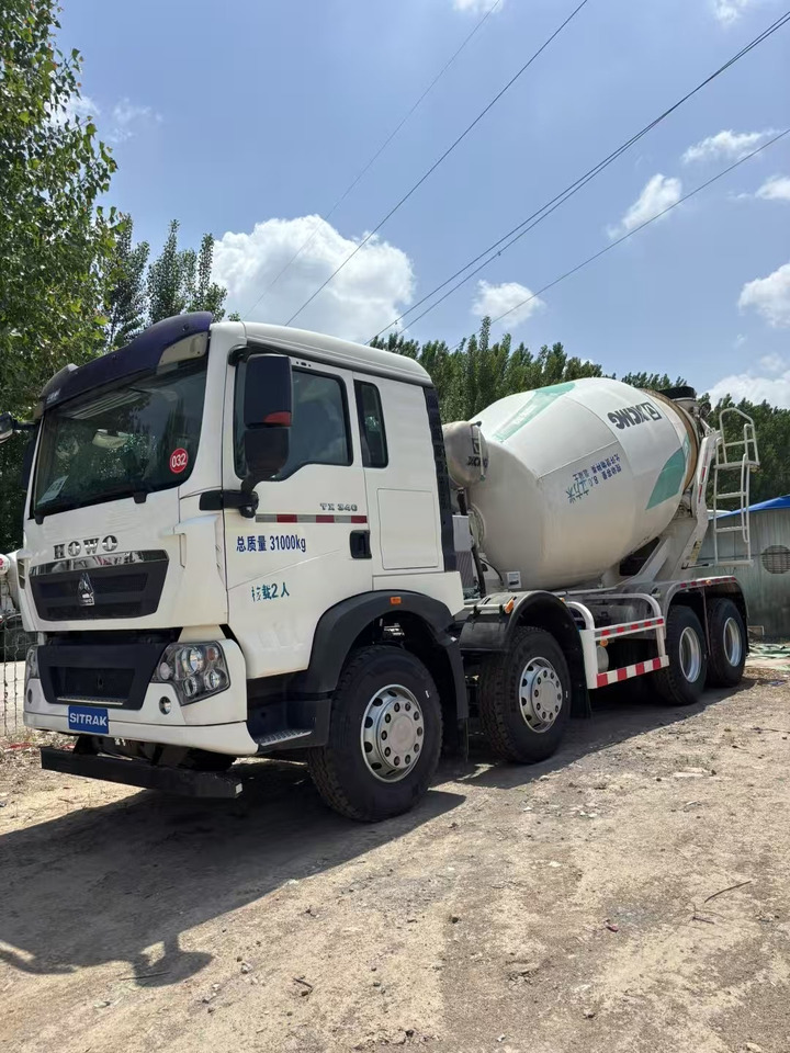 HOWO - Truk pengaduk beton: gambar 1 HOWO - Truk pengaduk beton: gambar 1