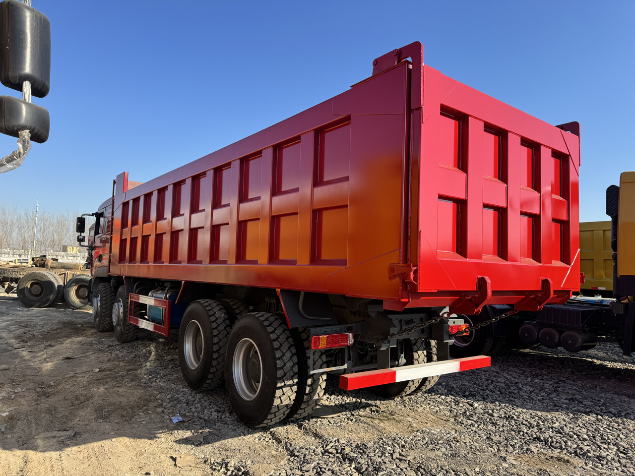 HOWO - Truk jungkit: gambar 4 HOWO - Truk jungkit: gambar 4