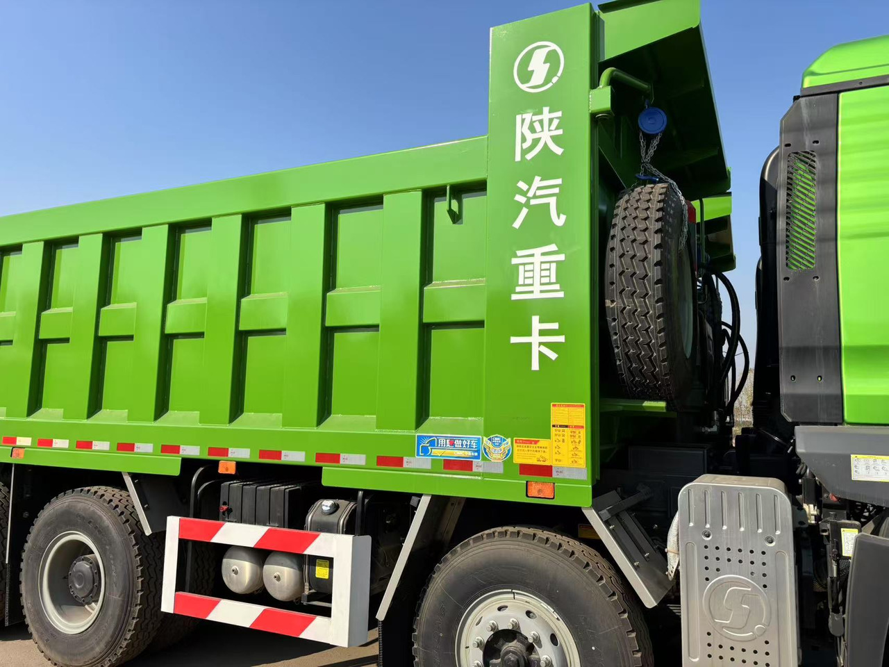 SHACMAN - Truk jungkit: gambar 2 SHACMAN - Truk jungkit: gambar 2