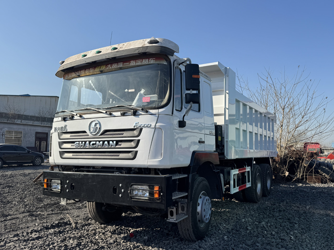 SHACMAN F3000 - Truk jungkit: gambar 1 SHACMAN F3000 - Truk jungkit: gambar 1