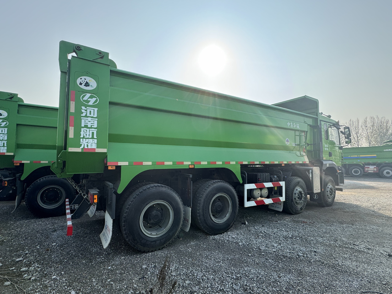 SHACMAN GT - Truk jungkit: gambar 4 SHACMAN GT - Truk jungkit: gambar 4