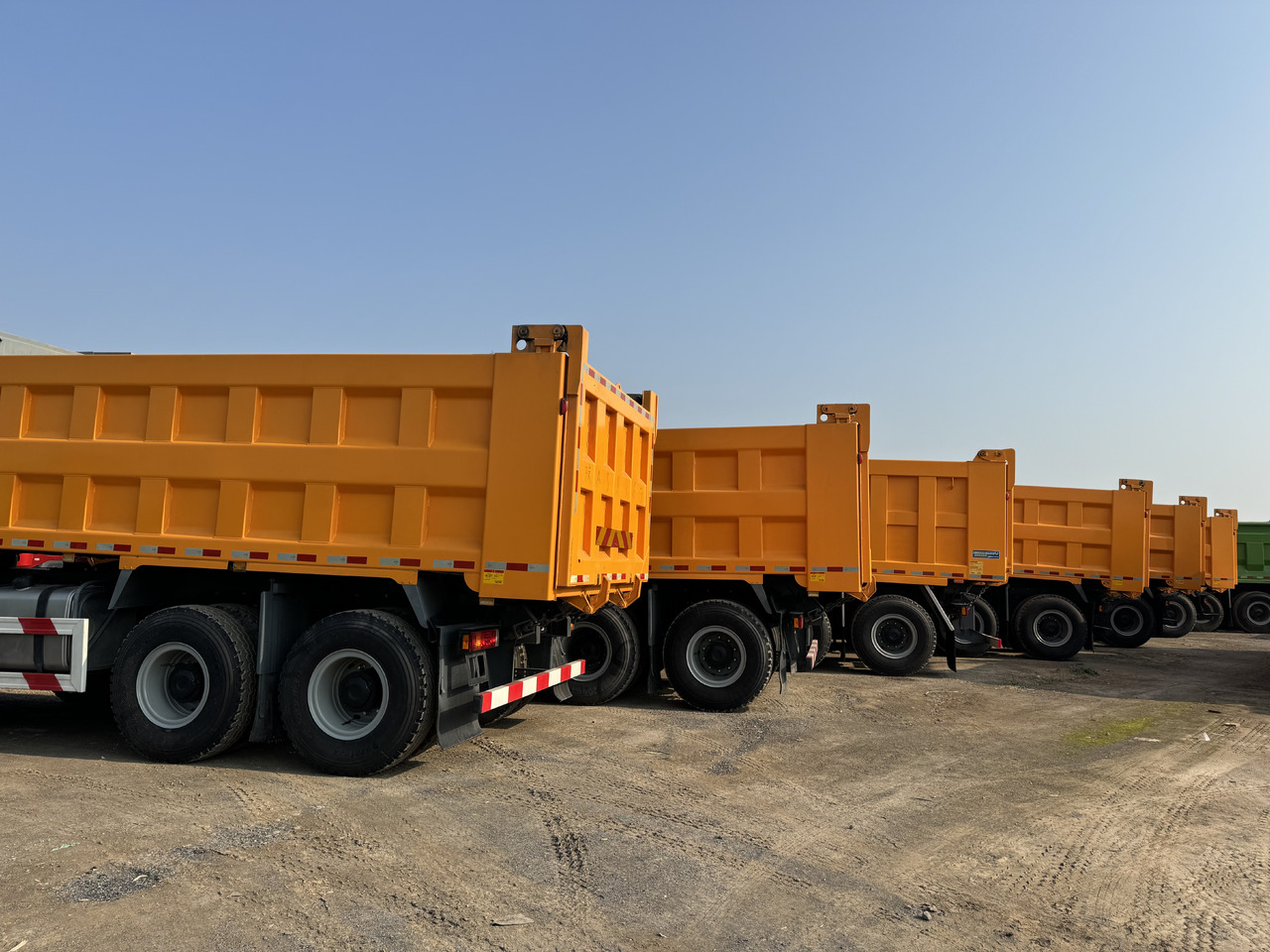 SHACMAN GT - Truk jungkit: gambar 2 SHACMAN GT - Truk jungkit: gambar 2