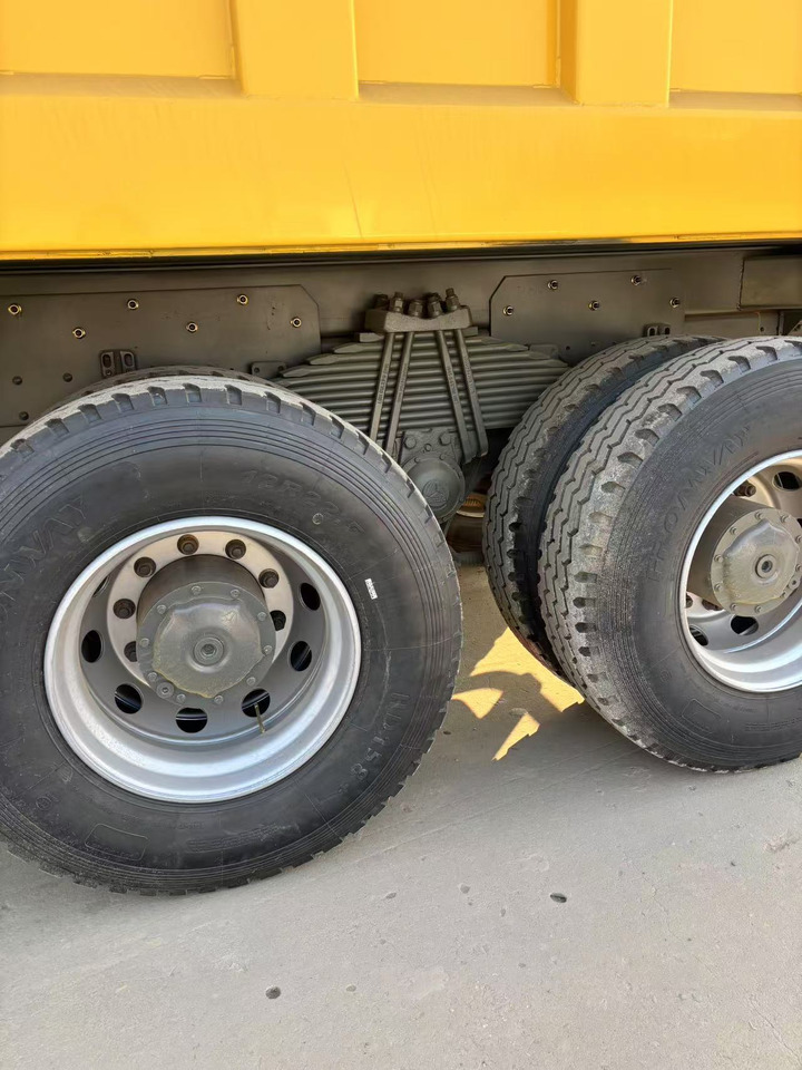 SINOTRUCK HOWO - Truk jungkit: gambar 3 SINOTRUCK HOWO - Truk jungkit: gambar 3