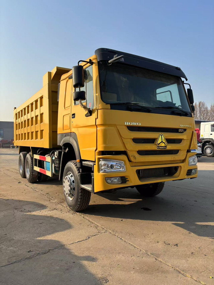 SINOTRUCK HOWO - Truk jungkit: gambar 1 SINOTRUCK HOWO - Truk jungkit: gambar 1