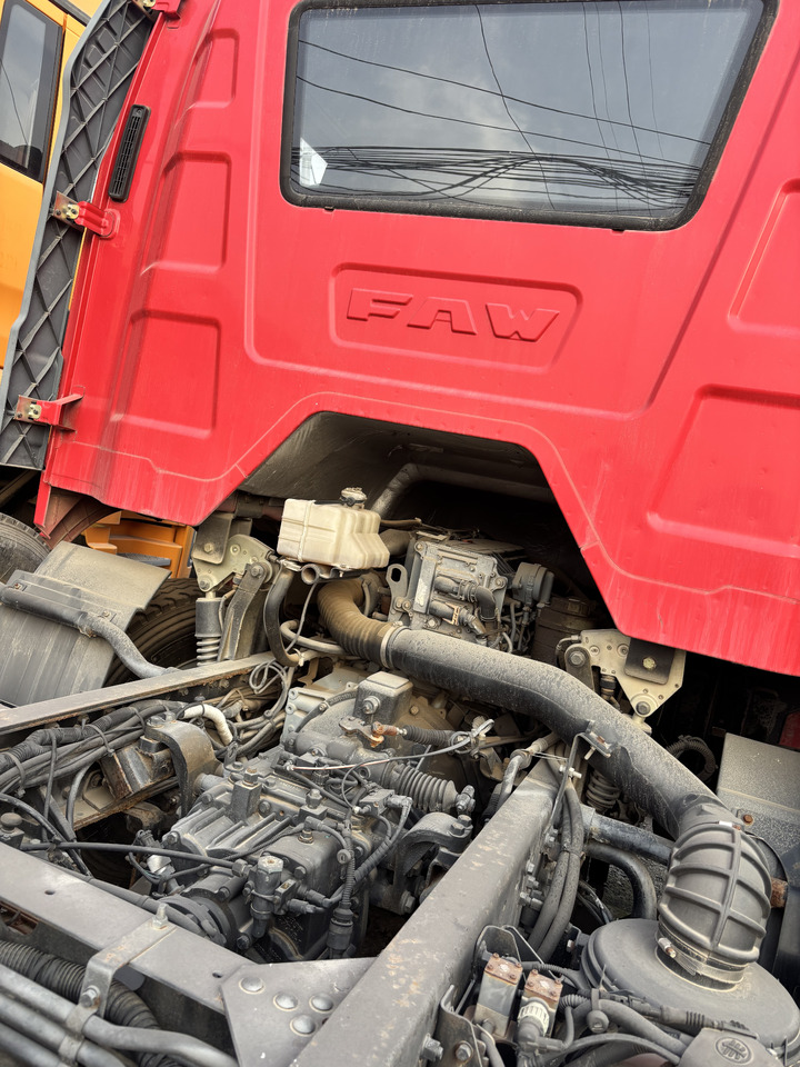 FAW - Tractor head: gambar 3 FAW - Tractor head: gambar 3