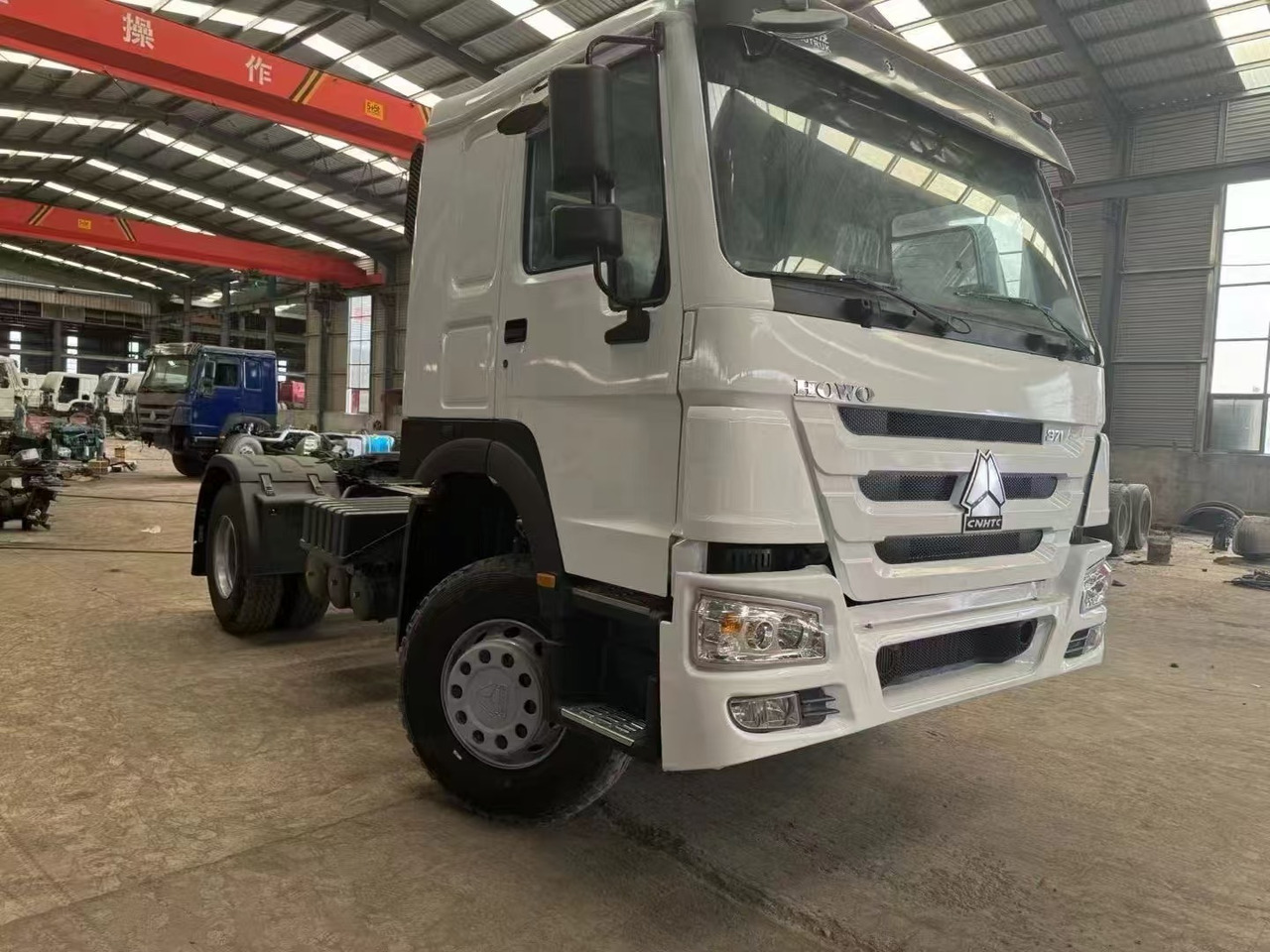HOWO - Tractor head: gambar 2 HOWO - Tractor head: gambar 2
