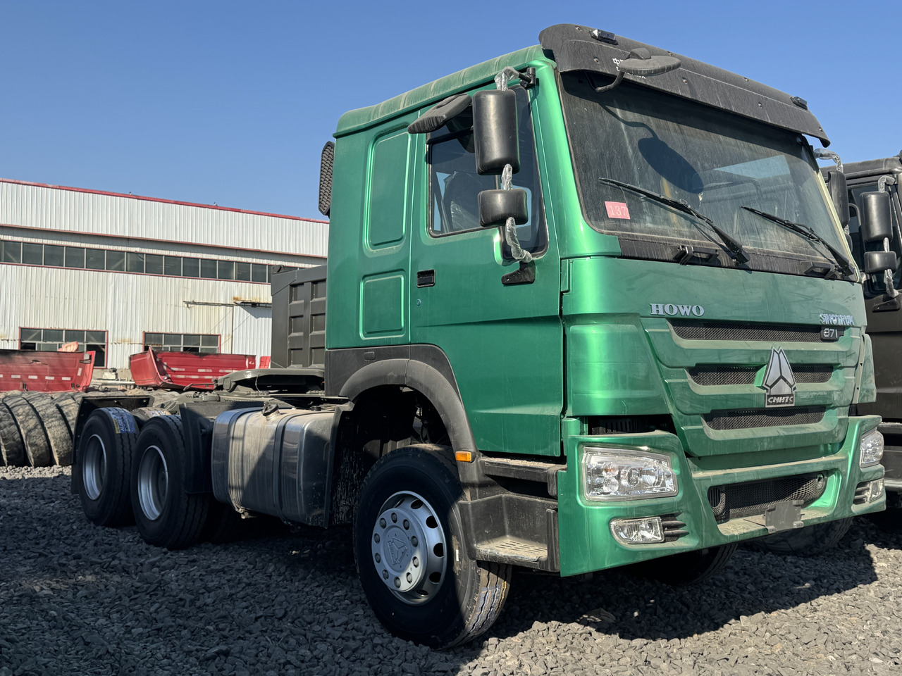 HOWO - Tractor head: gambar 2 HOWO - Tractor head: gambar 2