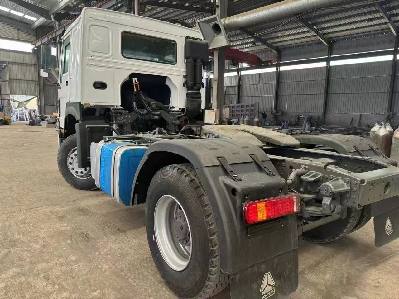 HOWO - Tractor head: gambar 3 HOWO - Tractor head: gambar 3