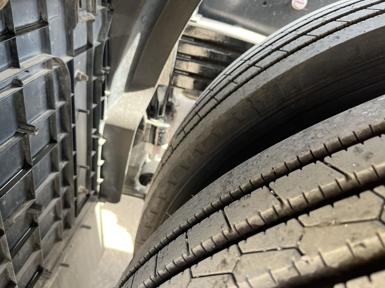 JAC - Tractor head: gambar 4 JAC - Tractor head: gambar 4