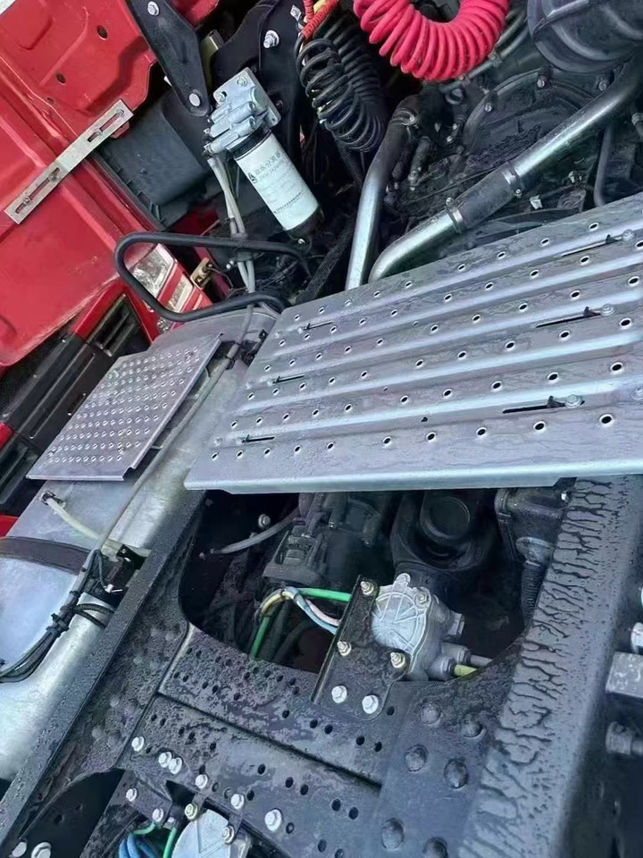 JAC K7 - Tractor head: gambar 4 JAC K7 - Tractor head: gambar 4