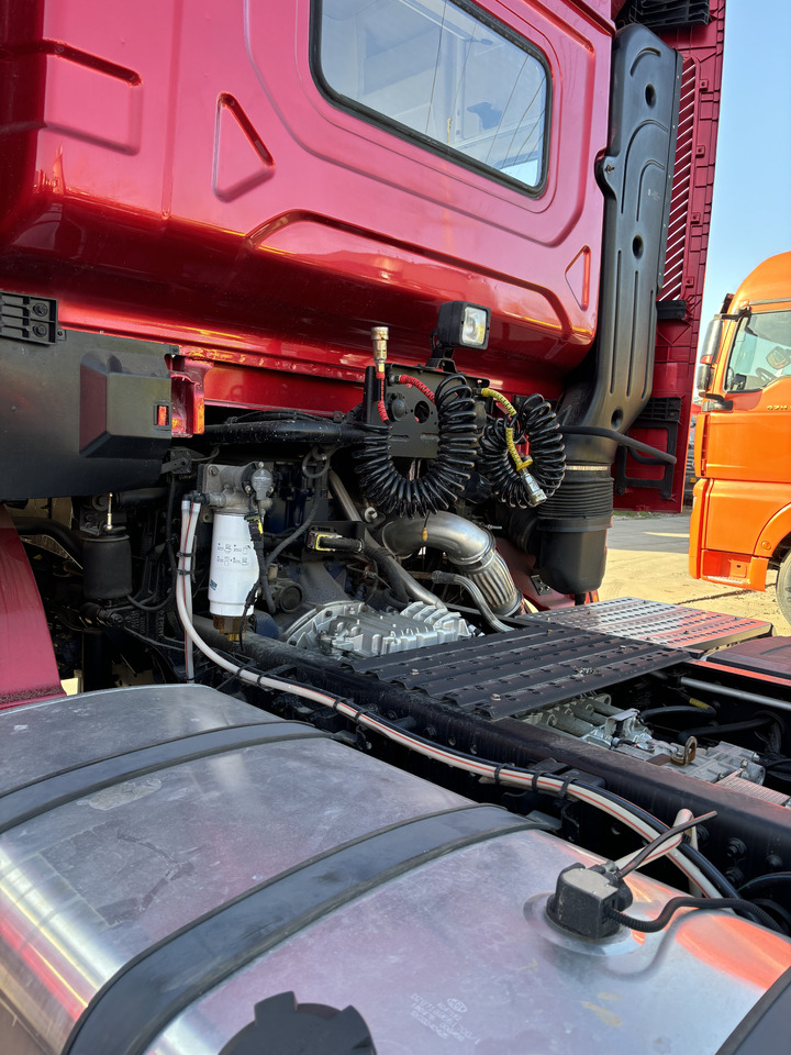 SHACMAN - Tractor head: gambar 4 SHACMAN - Tractor head: gambar 4